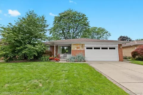 15117 Blue Skies St, Livonia, MI 48154