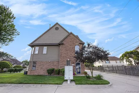 34696 Bay Vista Dr # 7, Harrison Township, MI 48045