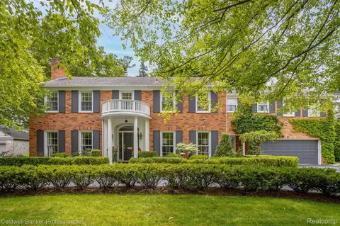 15 Carmel Ln, Grosse Pointe Farms, MI 48236