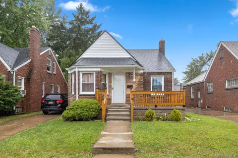 8153 Lauder St, Detroit, MI 48228