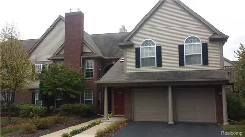 28339 Carlton Way Drive 33 Bldg Apt 16 L #33, Novi, MI 48377