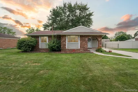 18154 Doncaster, Brownstown, MI 48193