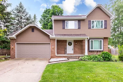 5332 Olde Shawboro Rd, Grand Blanc, MI 48439