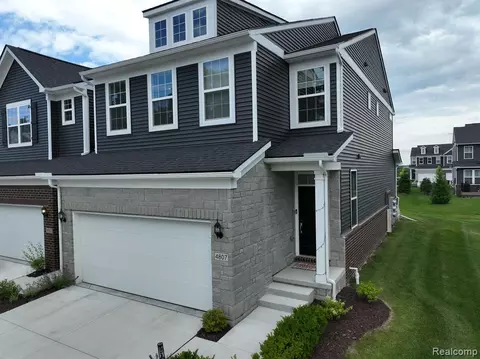 4807 Glenora Dr, Lake Orion, MI 48359
