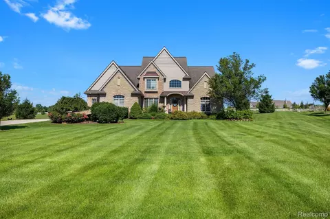 9831 Lapham Way, Plymouth, MI 48170