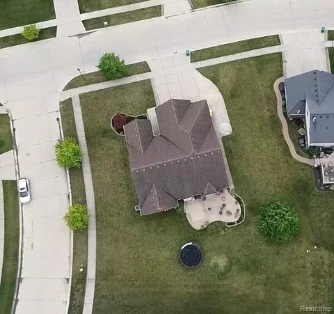 31209 Day Lily Dr, Brownstown, MI 48173