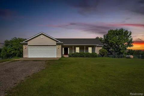 8636 Beardslee Rd, Perry, MI 48872