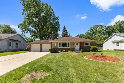 23348 Harvard Shore Dr, Clinton Township, MI 48035