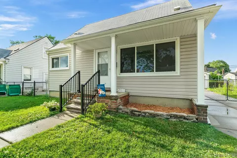 28648 Bridge St, Garden City, MI 48135