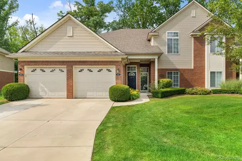 3551 Eagle Creek Dr, Shelby Township, MI 48317