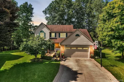 2421 Forest Hills Dr, Orion, MI 48359