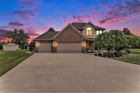 35590 Pine Crest Crt Ct, Huron, MI 48164