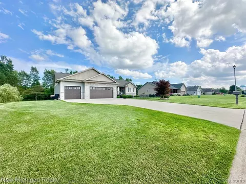 6201 Boulder Dr, Flushing, MI 48433 photo 1