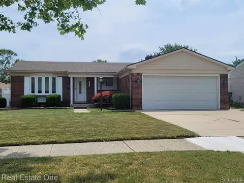 13377 Karl St, Southgate, MI 48195