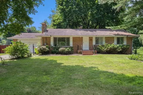 3403 W Shiawassee Ave, Tyrone, MI 48430