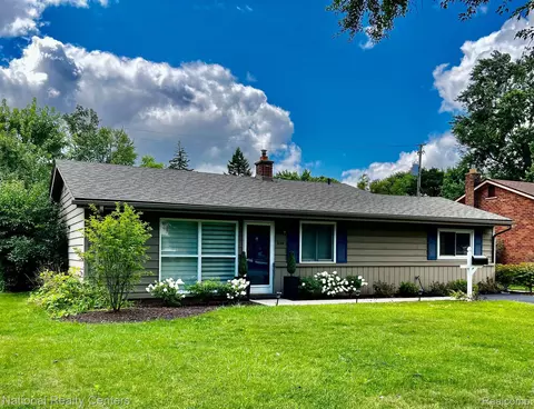 500 Parkview Dr, Plymouth, MI 48170