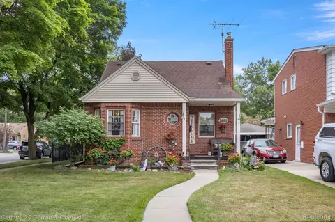 3660 Mckinley St, Dearborn, MI 48124