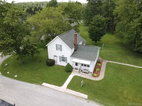 8040 Third, Greenwood, MI 48006