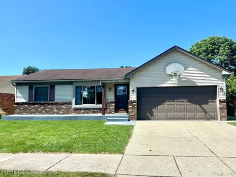 21866 E Chipmunk Trl, Woodhaven, MI 48183