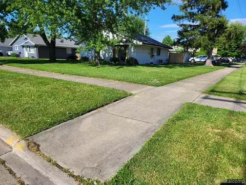 8115 Katherine St, Taylor, MI 48180