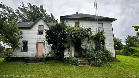 5774 Burnside Rd, North Branch, MI 48461