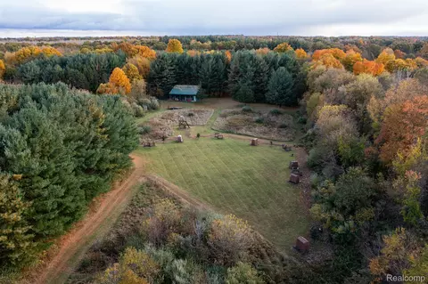 5750 Messenger Hwy, Walton, MI 49076