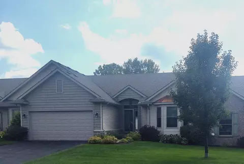 6274 Northridge Woods Dr, Brighton, MI 48116