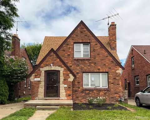 15231 Fairmount Dr, Detroit, MI 48205
