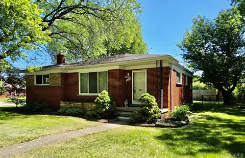 9252 Kinloch, Redford, MI 48239