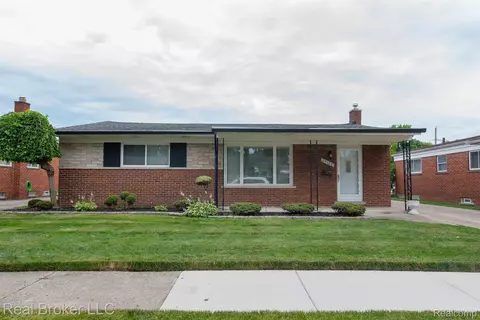 25128 Cunningham Ave, Warren, MI 48091