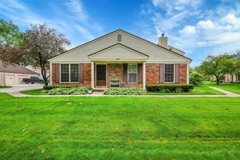 1529 Dover Hl N, Walled Lake, MI 48390