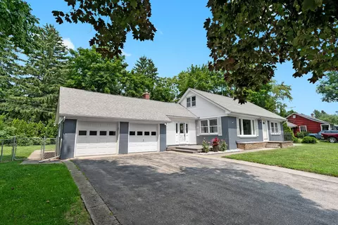 23205 Hollweg St, Armada, MI 48005
