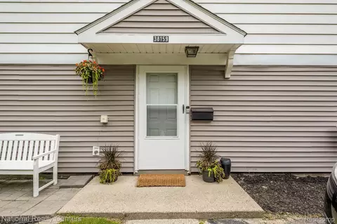 38159 Sherwood St, Westland, MI 48185