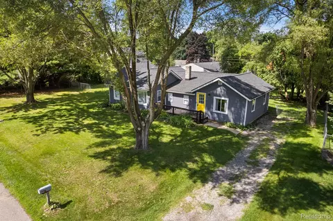 708 Birmingham St, Orion, MI 48362