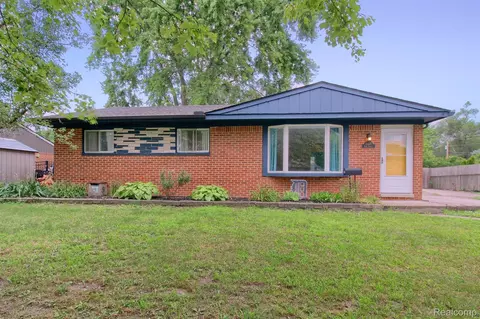 11449 Terry St, Plymouth, MI 48170