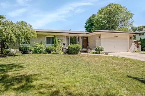 1291 Tennyson Dr, Troy, MI 48083