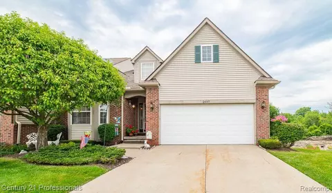 2647 Kerria Dr, Oceola, MI 48855