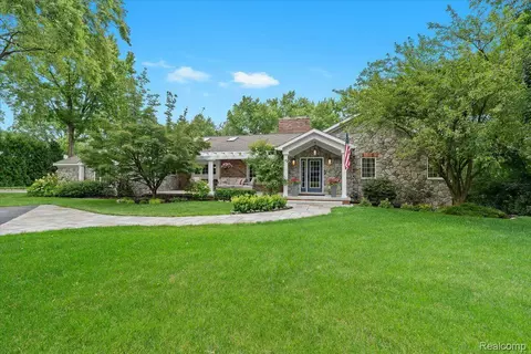 7299 Old Mill Rd, Bloomfield Hills, MI 48301