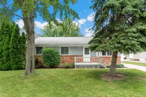 122 Cloveridge Dr, Troy, MI 48084