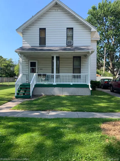 1013 Wall St, Port Huron, MI 48060