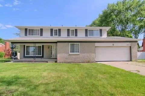 28815 Tavistock Trl, Southfield, MI 48034