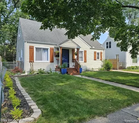 23100 Seneca St, Oak Park, MI 48237