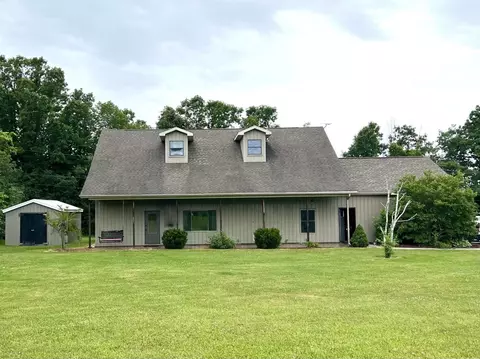 3588 E Herrick Rd, Vernon, MI 48617