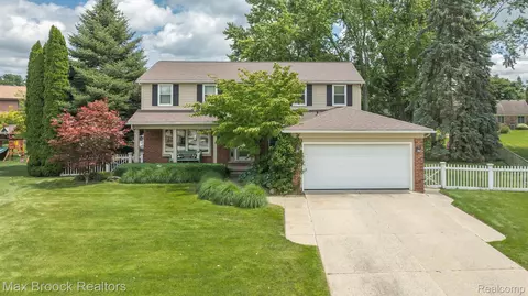 19556 Pollyanna, Livonia, MI 48152