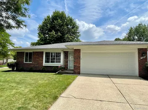 7380 Burgundy St, Canton, MI 48187