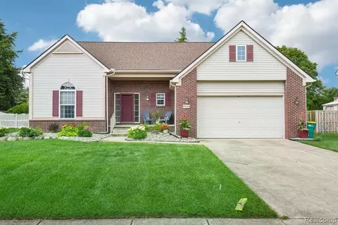 47114 Harbour Pointe Ct, Van Buren, MI 48111