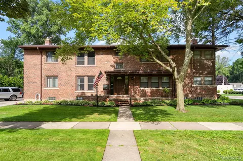 120 Catalpa Dr #3, Royal Oak, MI 48067