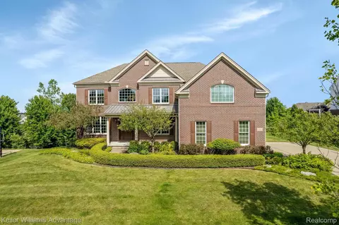 50884 Chesapeake Dr, Novi, MI 48374