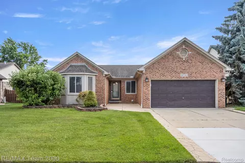28736 Wales Dr, Chesterfield, MI 48047
