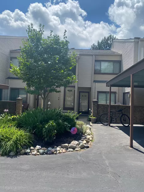 20830 Taft Rd, Northville, MI 48167